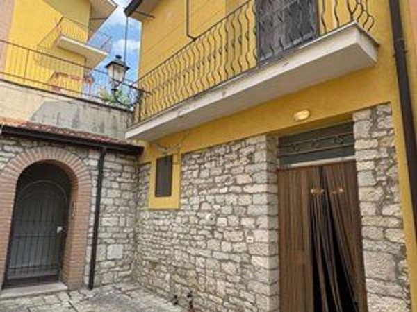 appartamento in vendita a Pietrelcina in zona Stazione