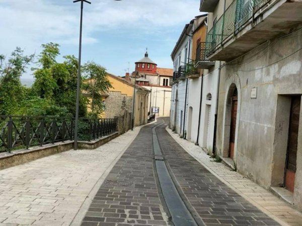 appartamento in vendita a Pietrelcina in zona Stazione