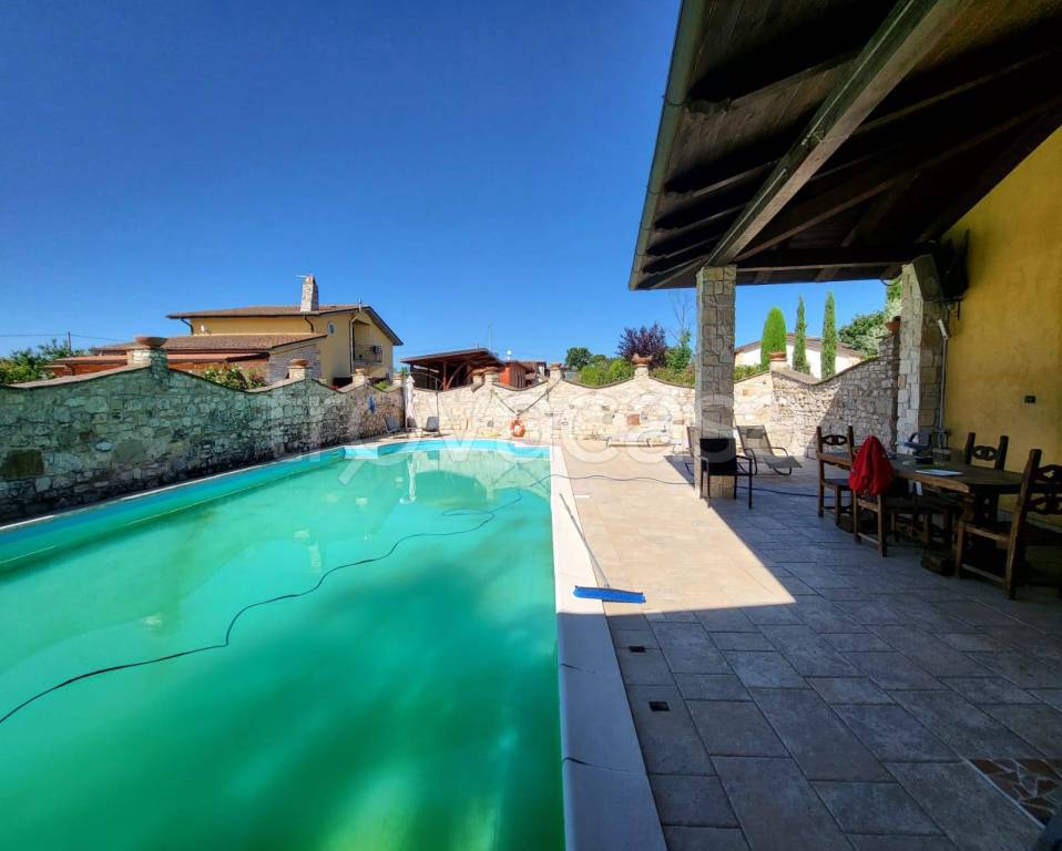 casa indipendente in vendita a Pietrelcina