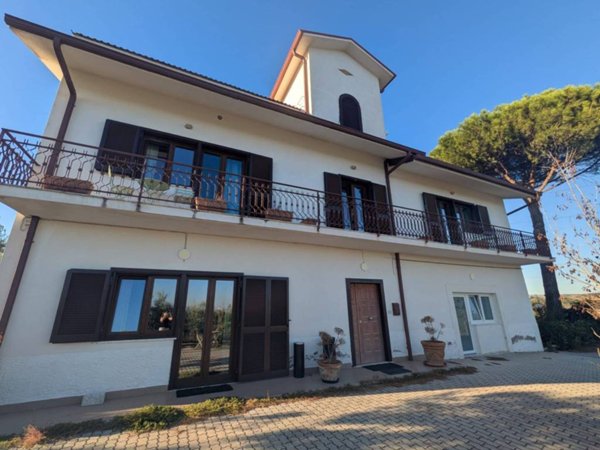 casa indipendente in vendita a Pietrelcina