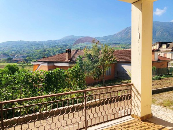 casa indipendente in vendita a Ponte