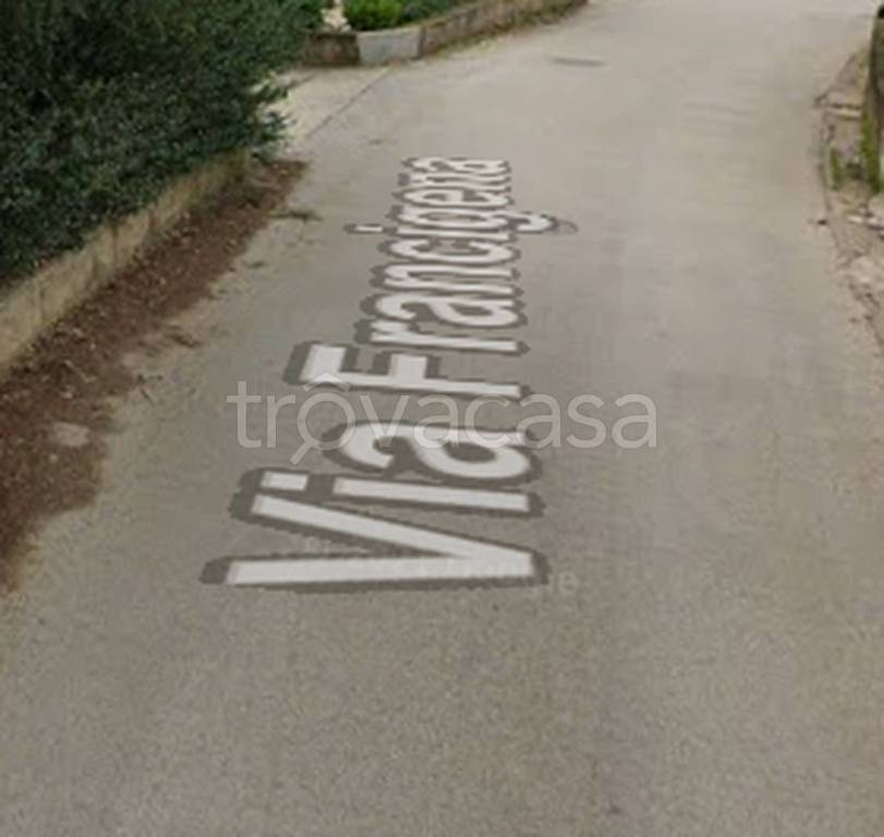 locale commerciale in vendita a Ponte