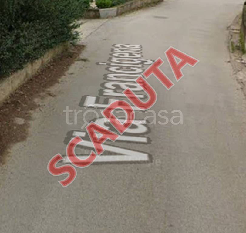 locale commerciale in vendita a Ponte