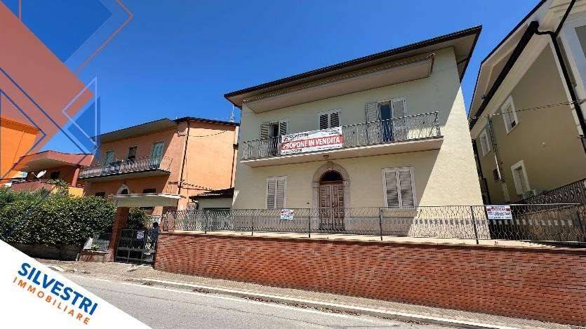 casa indipendente in vendita a Ponte