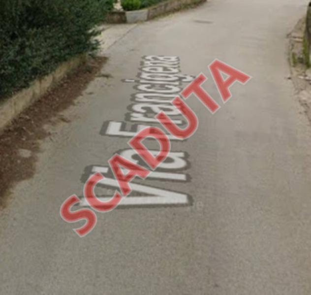 locale commerciale in vendita a Ponte