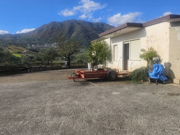 casa indipendente in vendita a Ponte