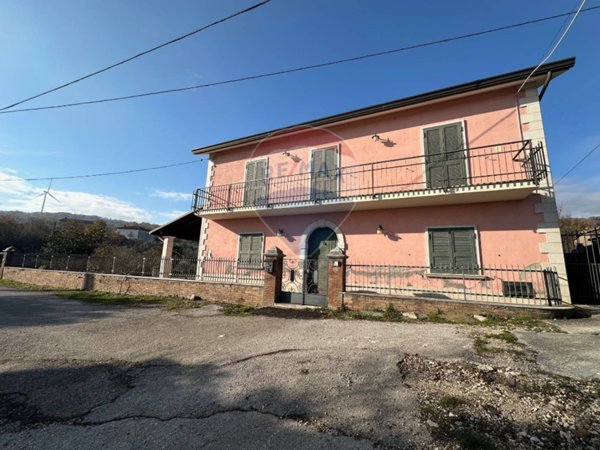 casa indipendente in vendita a Pontelandolfo