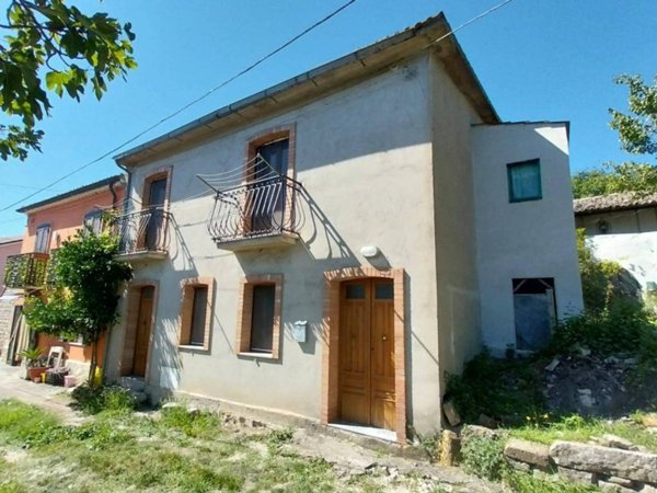 casa indipendente in vendita a Pontelandolfo in zona Grotte