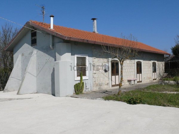 appartamento in vendita a Pontelandolfo in zona Carluni