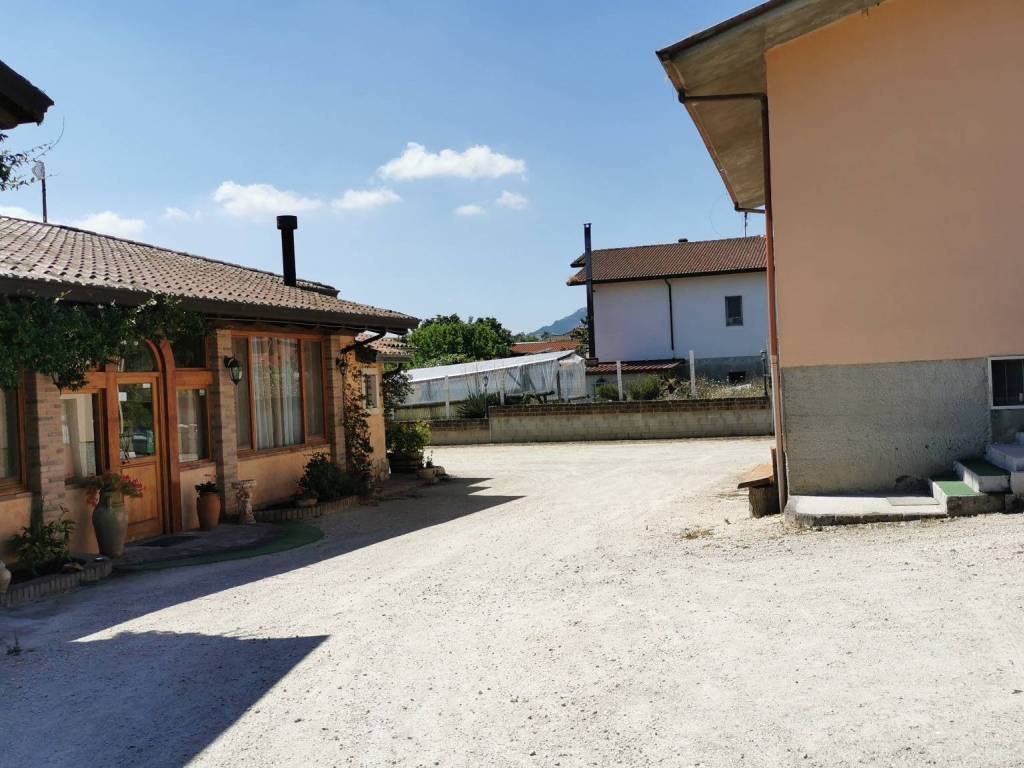 casa indipendente in vendita a San Giorgio del Sannio in zona Cesine