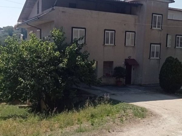 casa indipendente in vendita a San Giorgio del Sannio