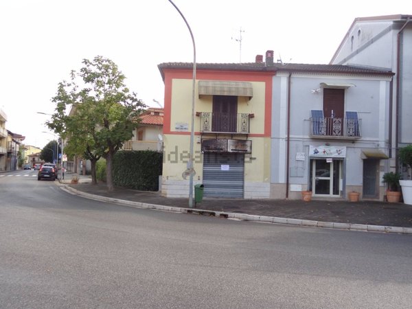 locale commerciale in vendita a San Giorgio del Sannio