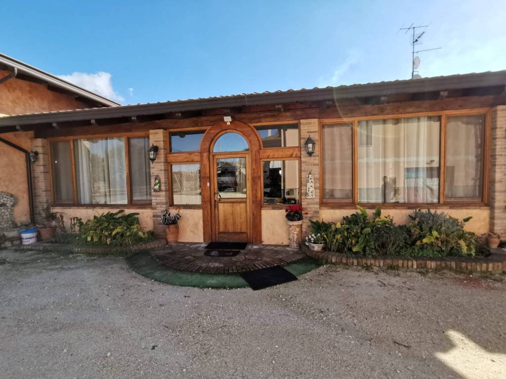 casa indipendente in vendita a San Giorgio del Sannio in zona Cesine