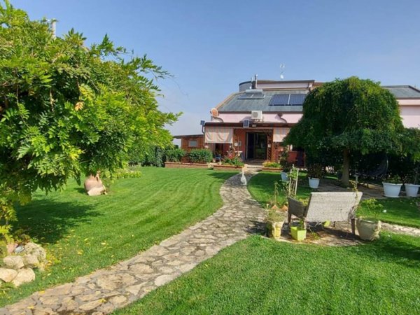 casa indipendente in vendita a San Giorgio del Sannio in zona Cesine