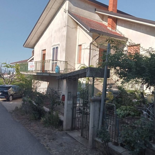 casa indipendente in vendita a San Giorgio del Sannio in zona San Rocco