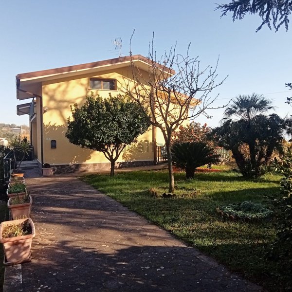 casa indipendente in vendita a San Giorgio del Sannio