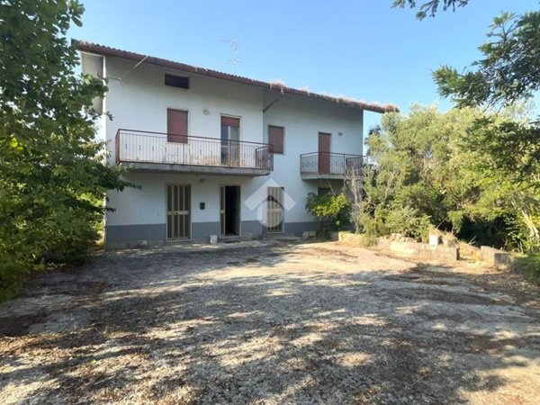 casa indipendente in vendita a San Giorgio del Sannio in zona Cesine
