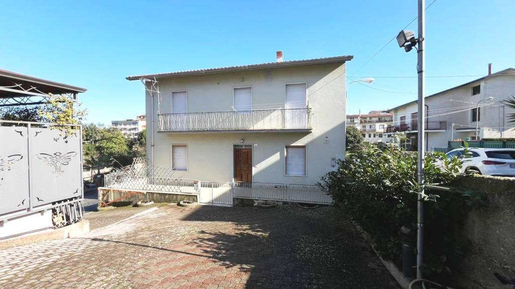 casa indipendente in vendita a San Giorgio del Sannio in zona Ginestra