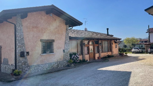 casa indipendente in vendita a San Giorgio del Sannio in zona Cesine
