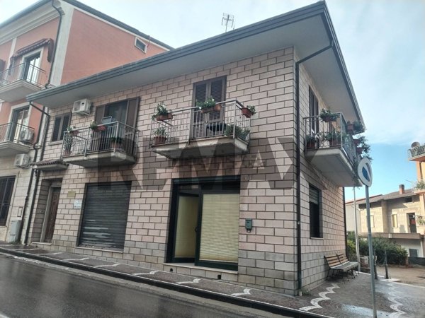 locale commerciale in vendita a San Giorgio del Sannio