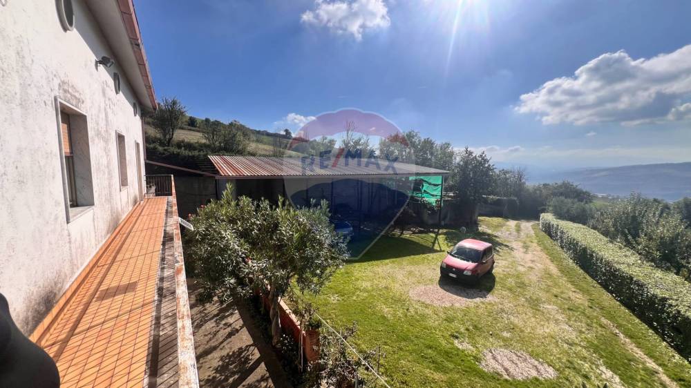 casa indipendente in vendita a San Giorgio La Molara