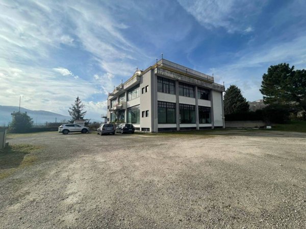 intera palazzina in vendita a San Leucio del Sannio in zona Maccabei