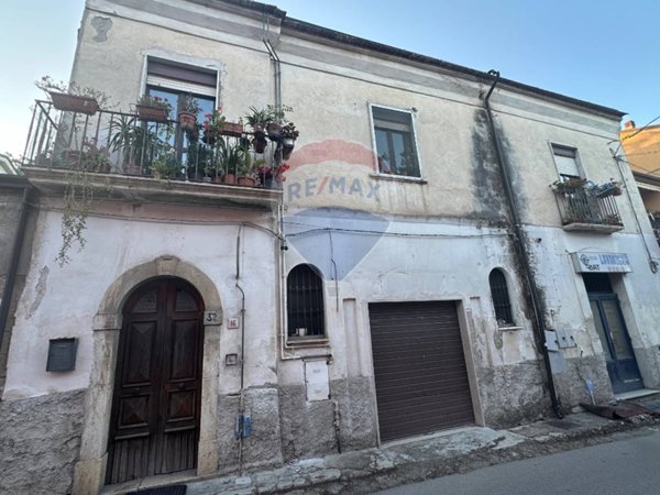 casa semindipendente in vendita a San Leucio del Sannio