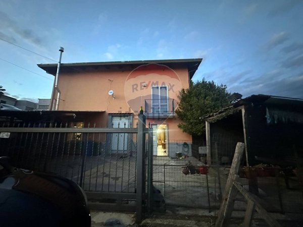 casa semindipendente in vendita a San Leucio del Sannio