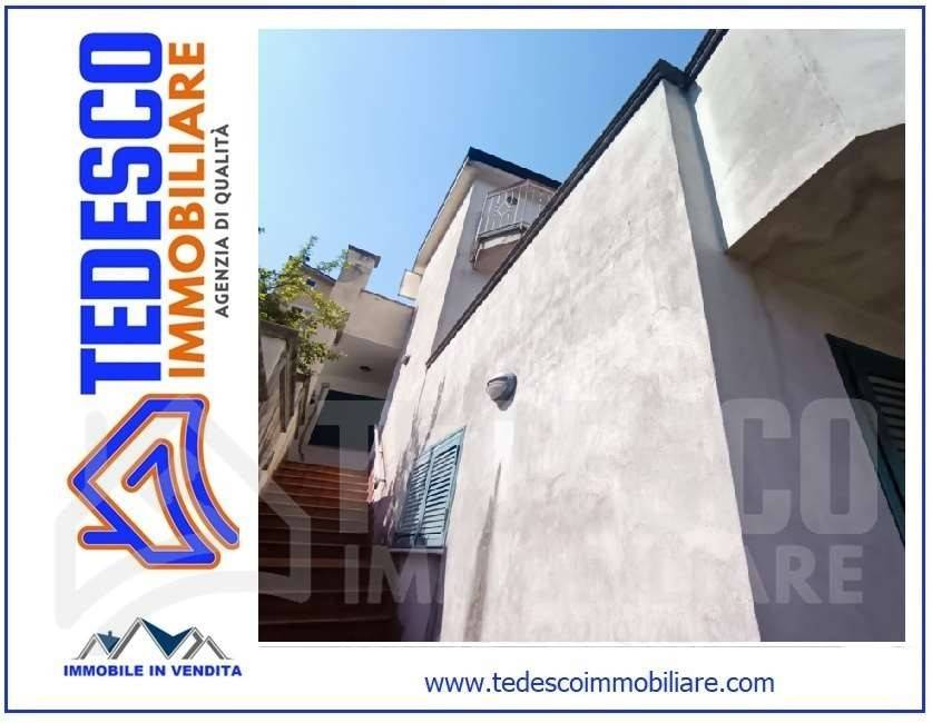 casa indipendente in vendita a San Leucio del Sannio