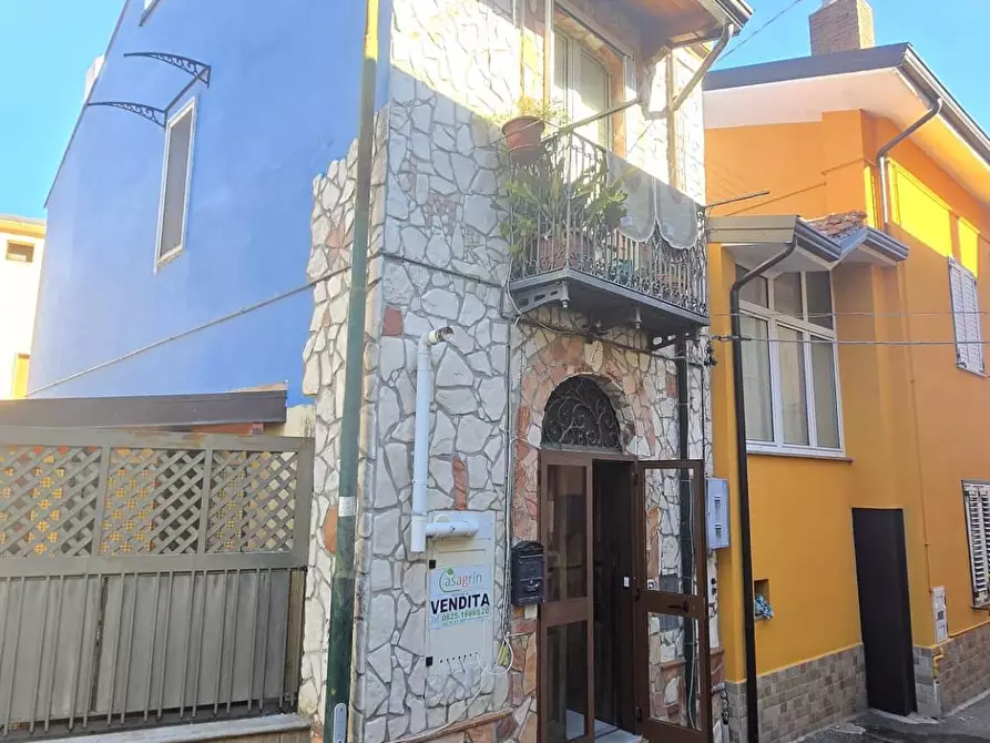 casa indipendente in vendita a San Leucio del Sannio