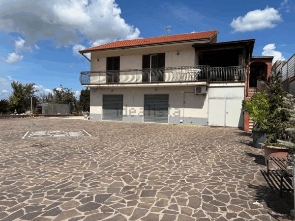 locale commerciale in vendita a San Leucio del Sannio