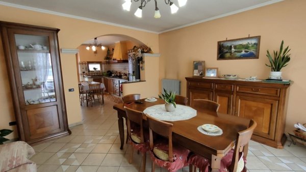 casa indipendente in vendita a San Lorenzello