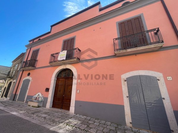 casa indipendente in vendita a San Lorenzello