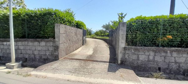casa indipendente in vendita a San Lorenzello