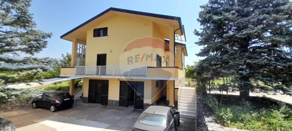 casa indipendente in vendita a San Lorenzello