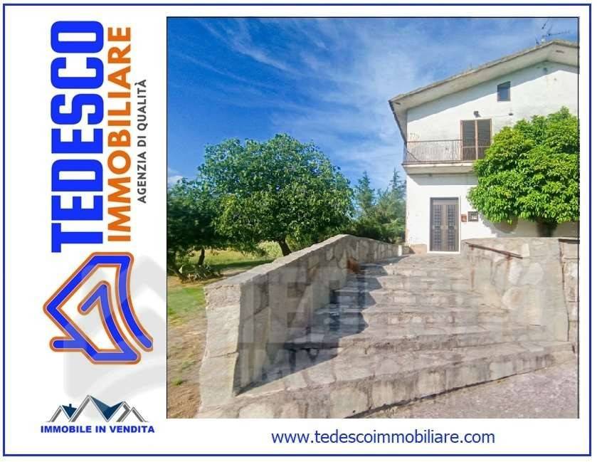 casa indipendente in vendita a San Lorenzello