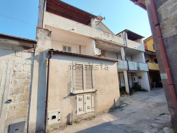 casa indipendente in vendita a San Lorenzello