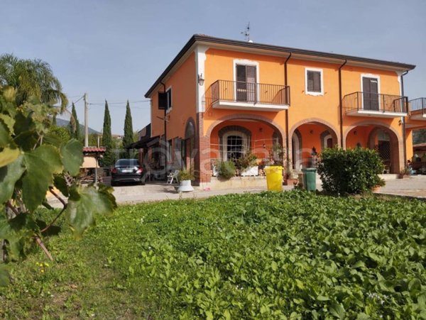 casa indipendente in vendita a San Lorenzello