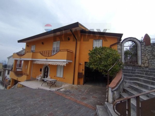casa semindipendente in vendita a San Lupo