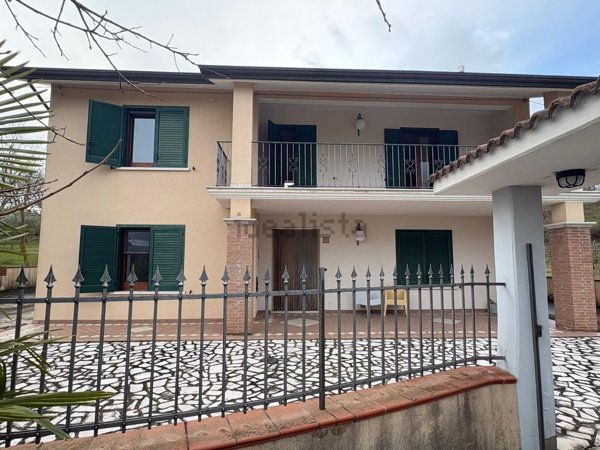 casa indipendente in vendita a San Marco dei Cavoti in zona Montedoro
