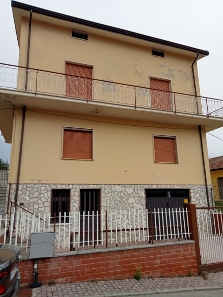 casa indipendente in vendita a San Martino Sannita in zona Cucciano