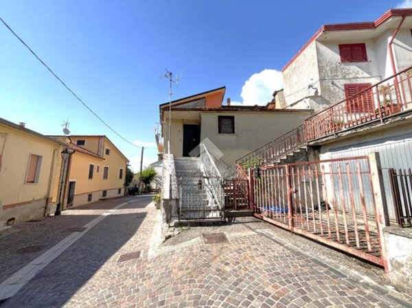 appartamento in vendita a San Martino Sannita in zona Lentace