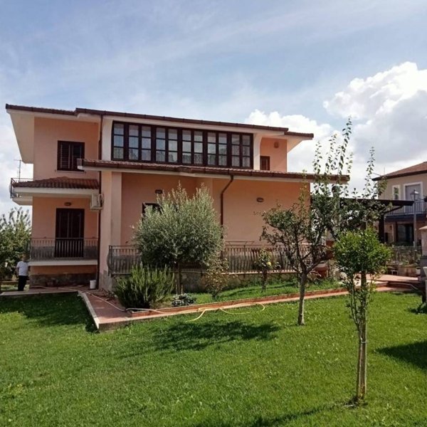casa indipendente in vendita a San Nazzaro