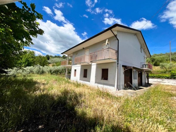 casa indipendente in vendita a San Nazzaro