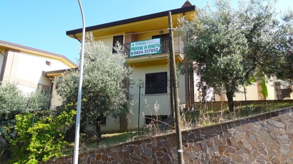 casa indipendente in vendita a San Nazzaro