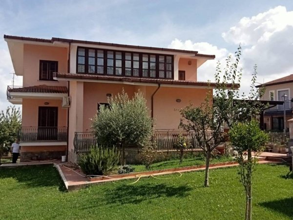 casa indipendente in vendita a San Nazzaro