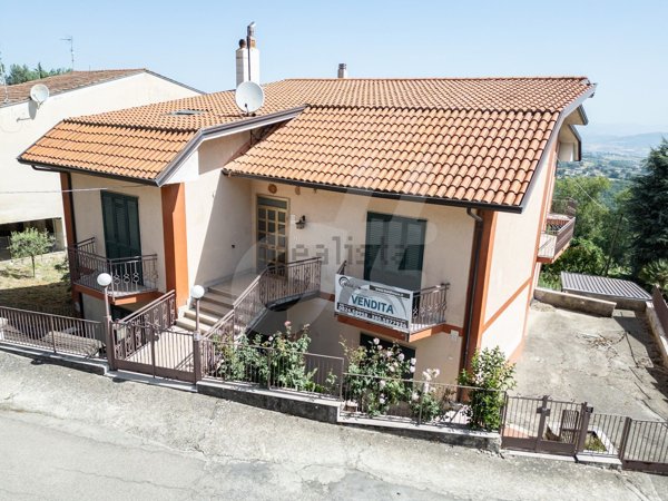 casa indipendente in vendita a San Nazzaro