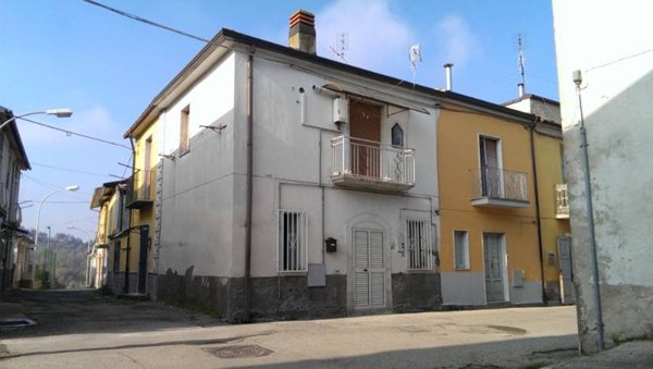 casa indipendente in vendita a San Nicola Manfredi in zona Santa Maria Ingrisone