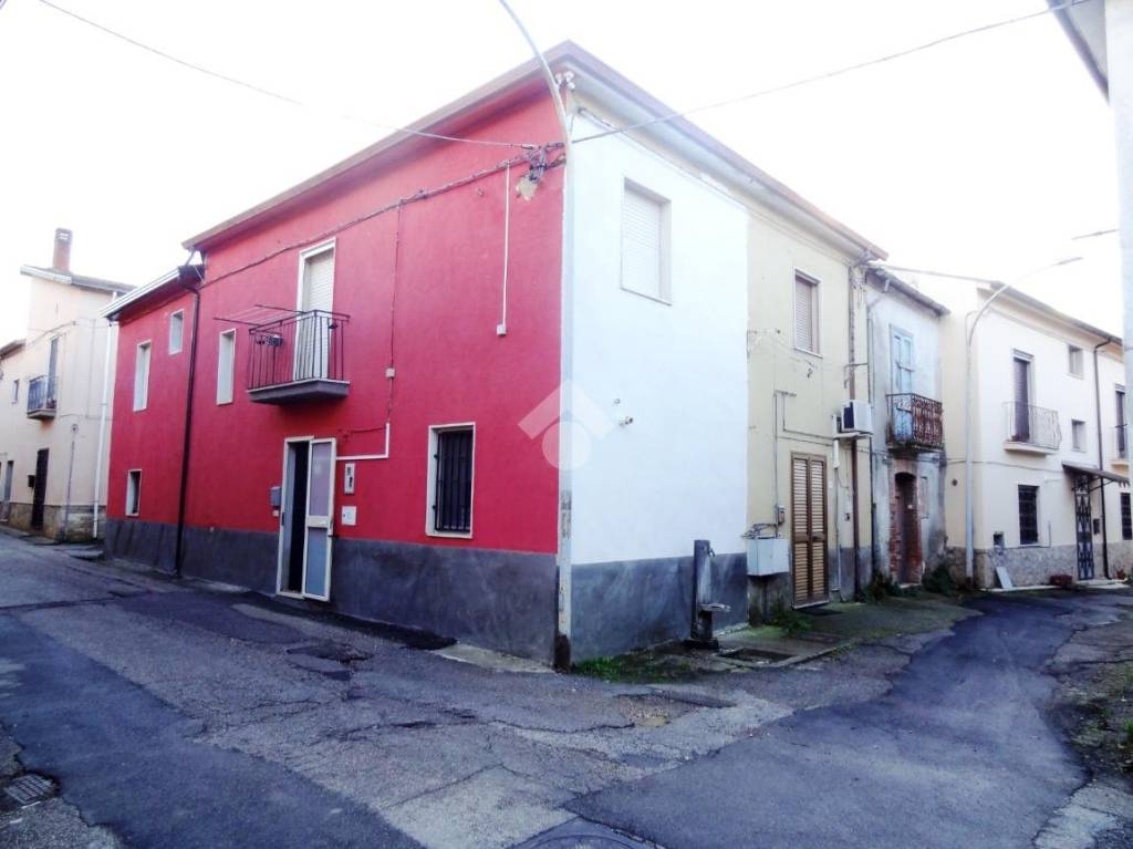 casa indipendente in vendita a San Nicola Manfredi in zona Santa Maria Ingrisone