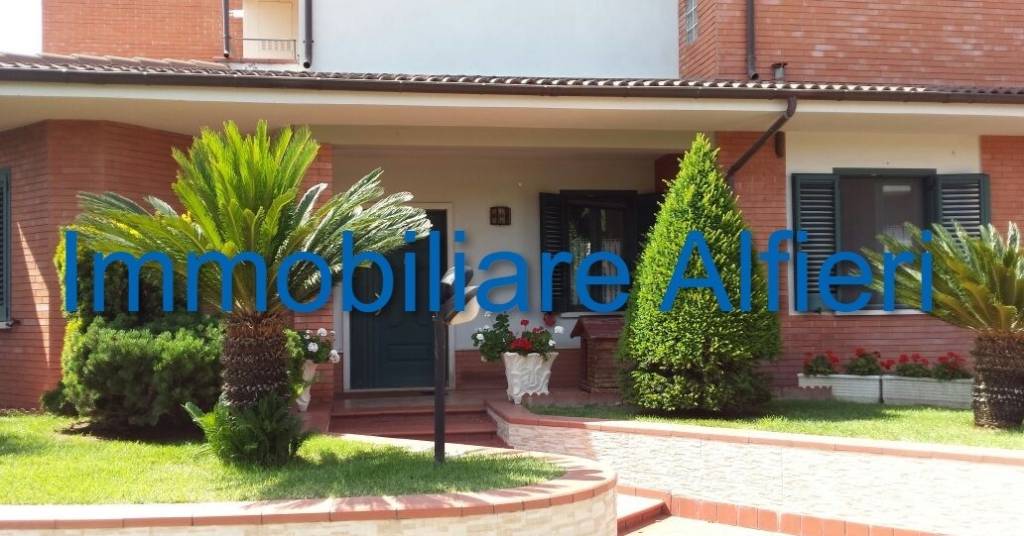 casa indipendente in vendita a San Nicola Manfredi